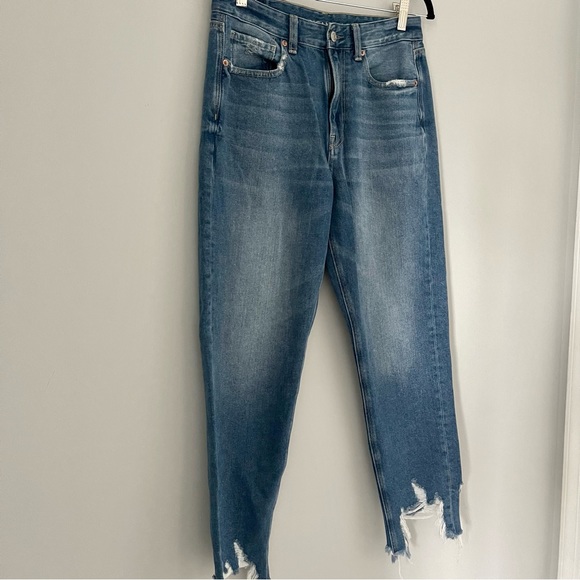 American Eagle Mom Jeans Frayed Hem - Picture 3 of 11
